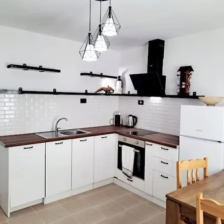 White House - Boho Daire