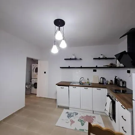 White House - Boho Daire *